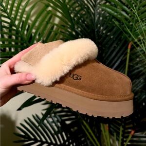 Size 5 Women's UGG Disquette New w Tags - Chestnst ✨
